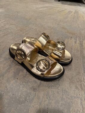 Revere Mermaid Black and gold sandals worn once size 39 US‎ size 8 like new